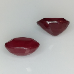 Ruby oval cut 10x8mm 1pz