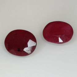 Ruby oval cut 10x8mm 1pz