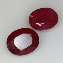 Ruby oval cut 10x8mm 1pz