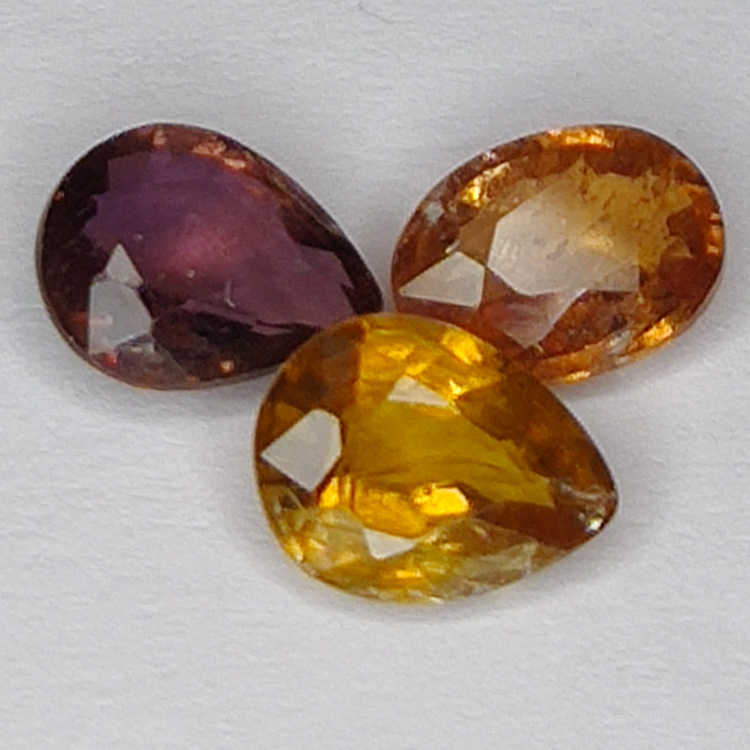 3,02ct Saphir Multicolore coupe mélange 7,3x5,4mm 3pcs