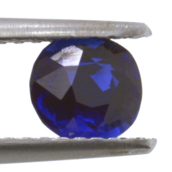 0,88 ct blauer Saphir im Ovalschliff 5,58 x 5,14 mm