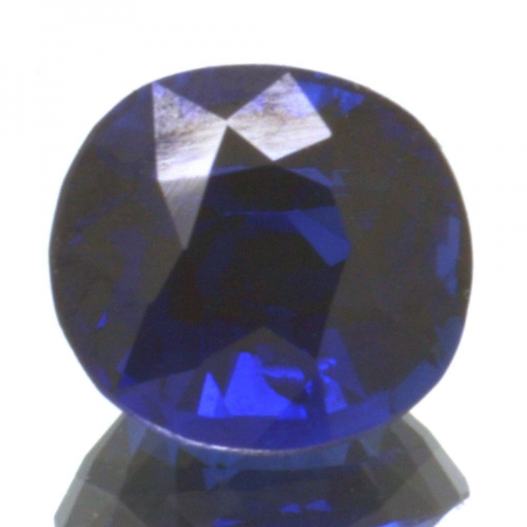 0,88 ct blauer Saphir im Ovalschliff 5,58 x 5,14 mm