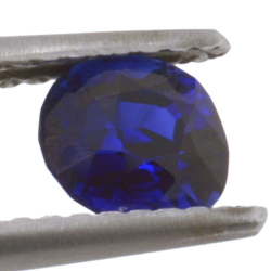 0,88 ct blauer Saphir im Ovalschliff 5,58 x 5,14 mm