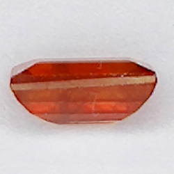 0,67ct Saphir Padparadscha baguette coupe 6x3mm