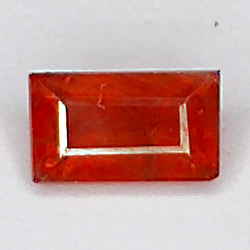 0,67ct Saphir Padparadscha baguette coupe 6x3mm