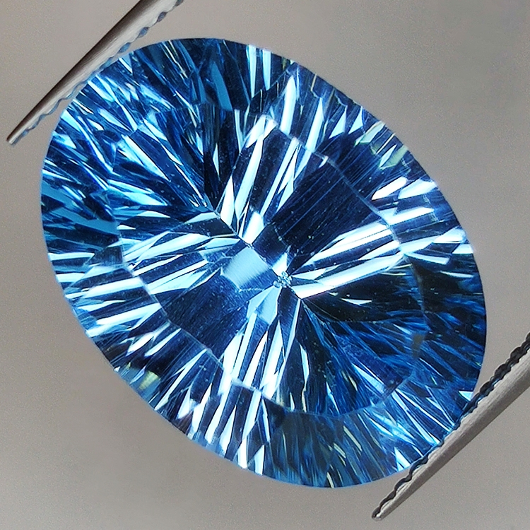 Blue topaz oval cut millenium 18x13mm 1pz