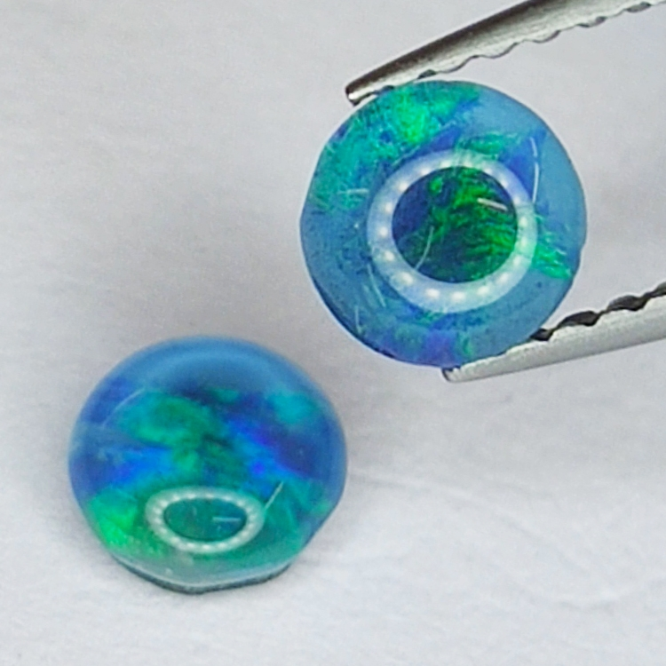 Cabochon Opale 0.86ct coupé 5mm