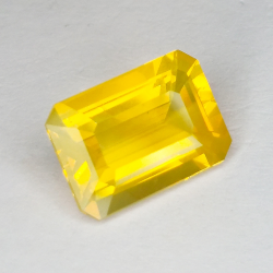 3.75ct opale de feu taille émeraude 12,5x9,2x5,7 mm