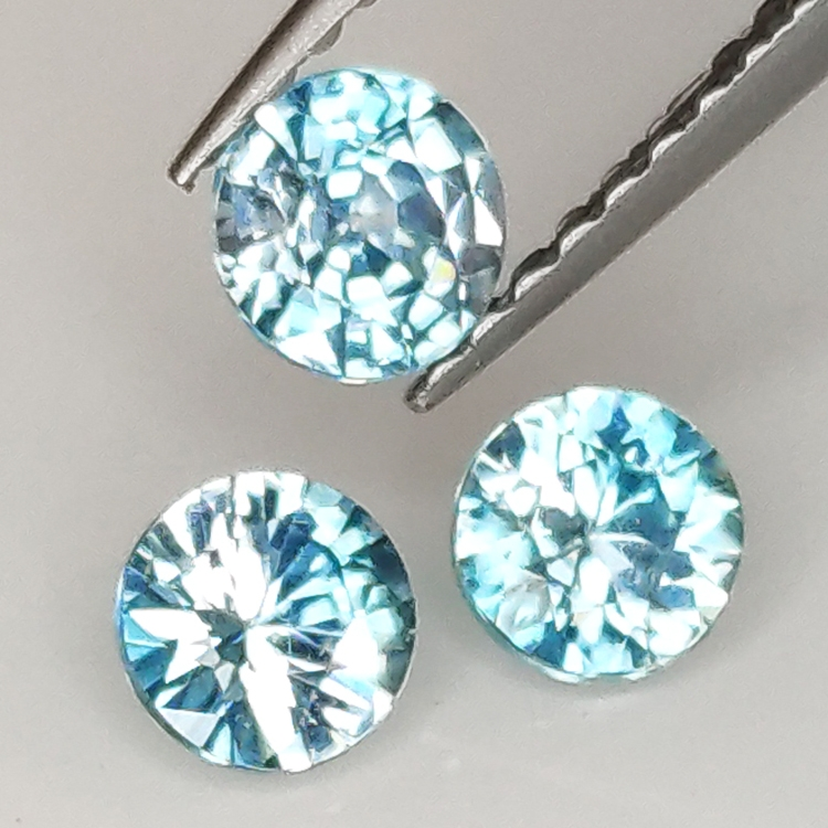 Zircon bleu coupe ronde 4.3-4.5mm