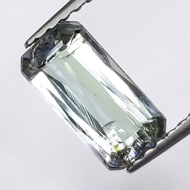 1.03ct Tansanit Grün smaragdschliff 8.5x4.3mm