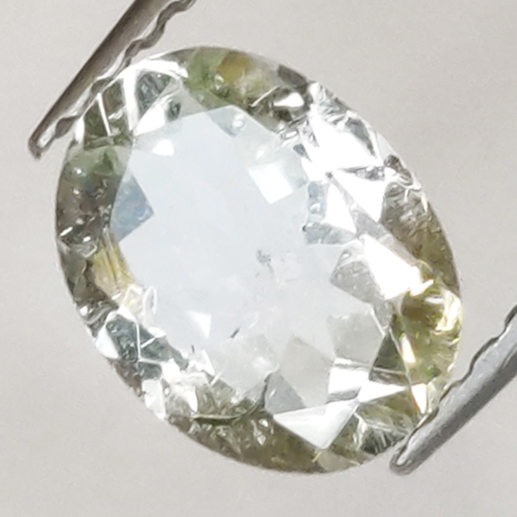 1,00ct Gelber Turmalin ovaler schliff 7.6x5.8mm