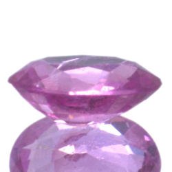 0,84 ct rosa Saphir im Ovalschliff 6,66 x 5,02 mm