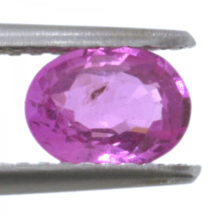 0,84 ct rosa Saphir im Ovalschliff 6,66 x 5,02 mm