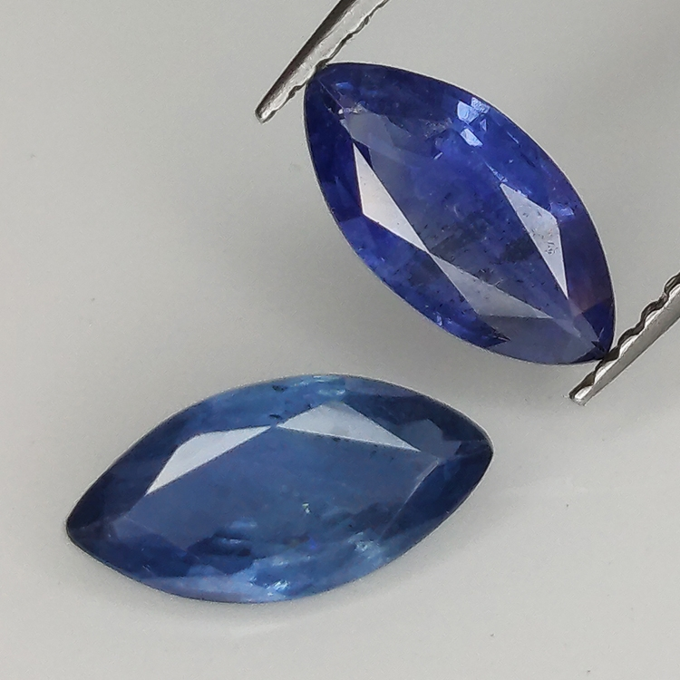 Marquise cut blue sapphire 10x5-8x4mm 2pz