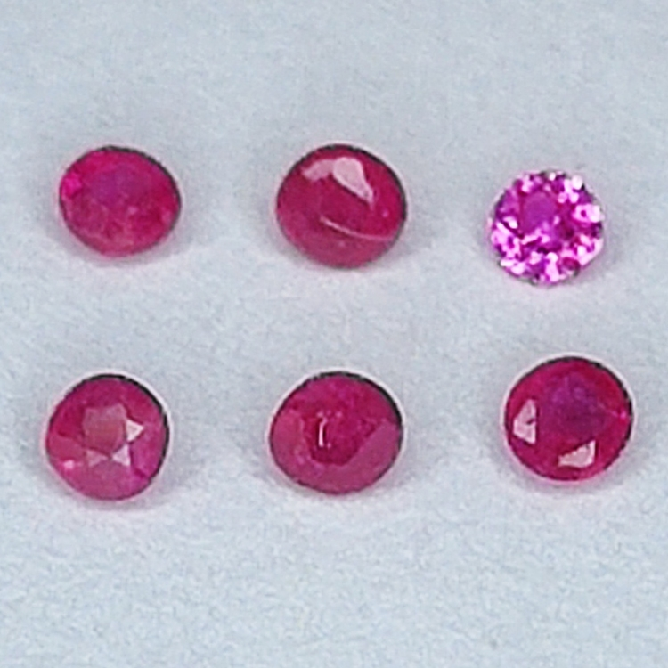 Ruby round cut 1.4-1.6mm 1ct