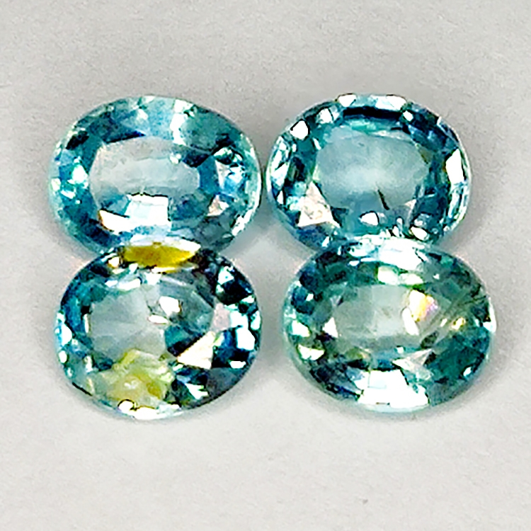 3.71ct Zircón Azul talla oval 5.9x4.7mm 4pz