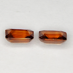 2.53ct Coppia Zircone Arancione taglio smeraldo 6.7x4.8mm