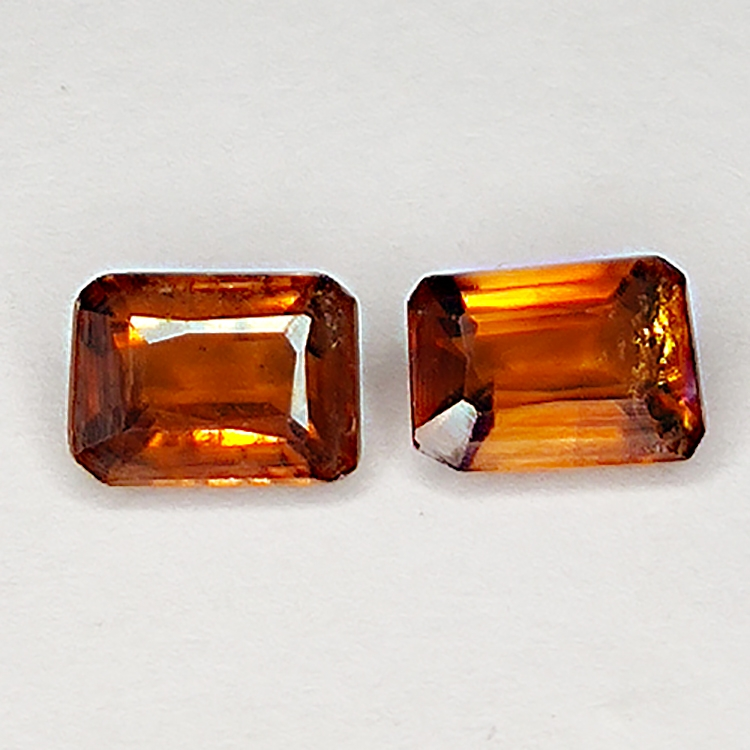 2.53ct Coppia Zircone Arancione taglio smeraldo 6.7x4.8mm