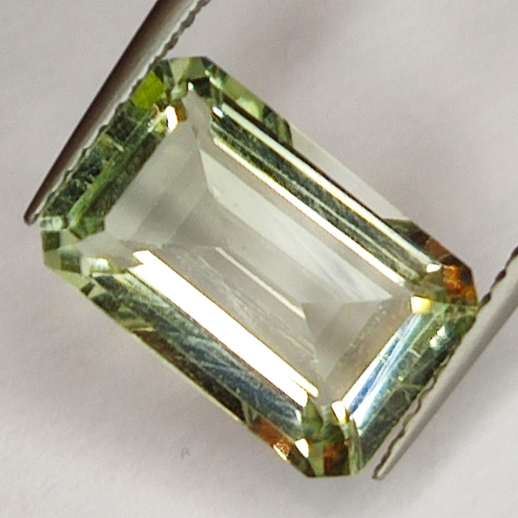 3,68ct Améthyste Verte (prasiolite) coupe émeraude 12x8mm