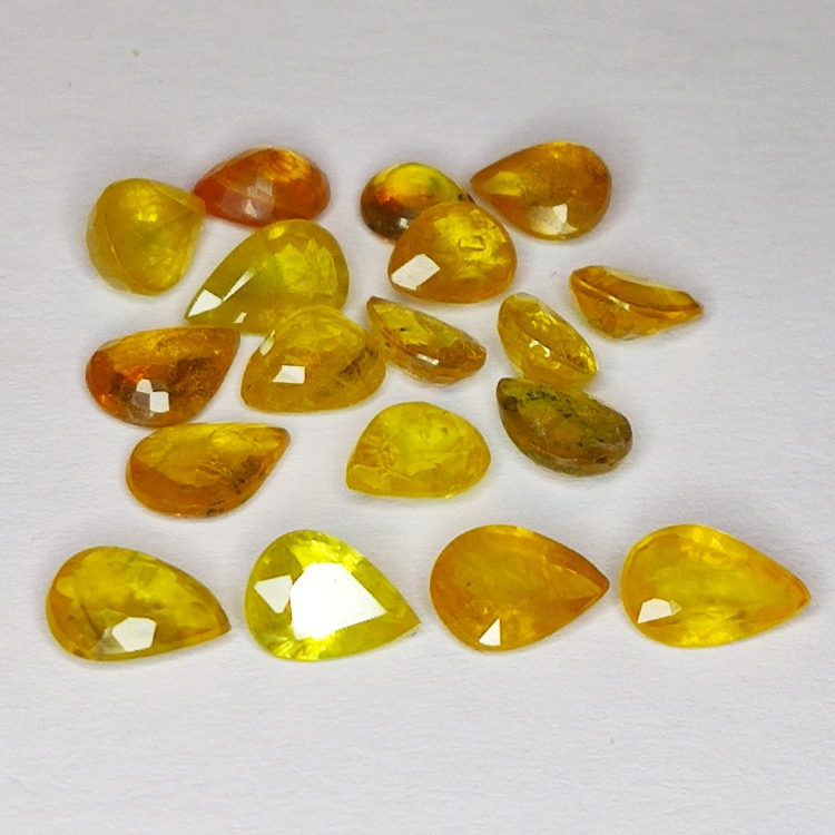 12.70ct Zaffiro Giallo taglio pera 7x5mm 18pz