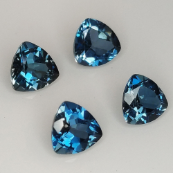 Topaze de Londres bleue trillion coupée 5 mm 1pz