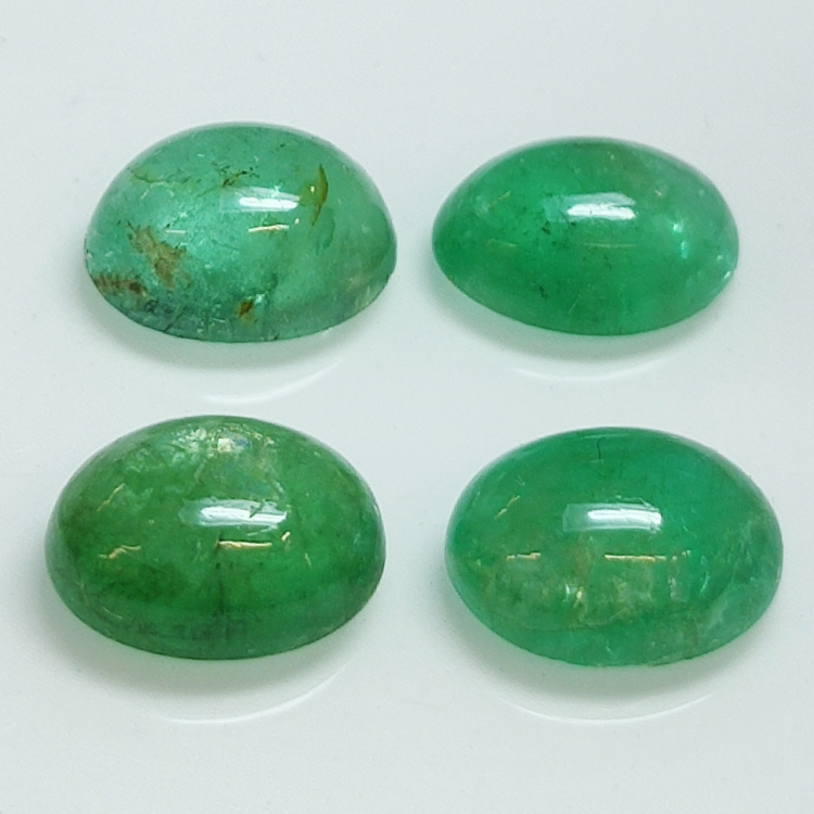 Cabochon ovale smeraldo 8 x 6 mm 1pz