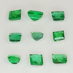 Princess cut emerald 1.7-2.5mm 1ct