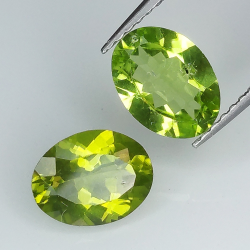 Peridoto talla oval 8x6mm 1pz