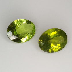 Peridoto talla oval 8x6mm 1pz