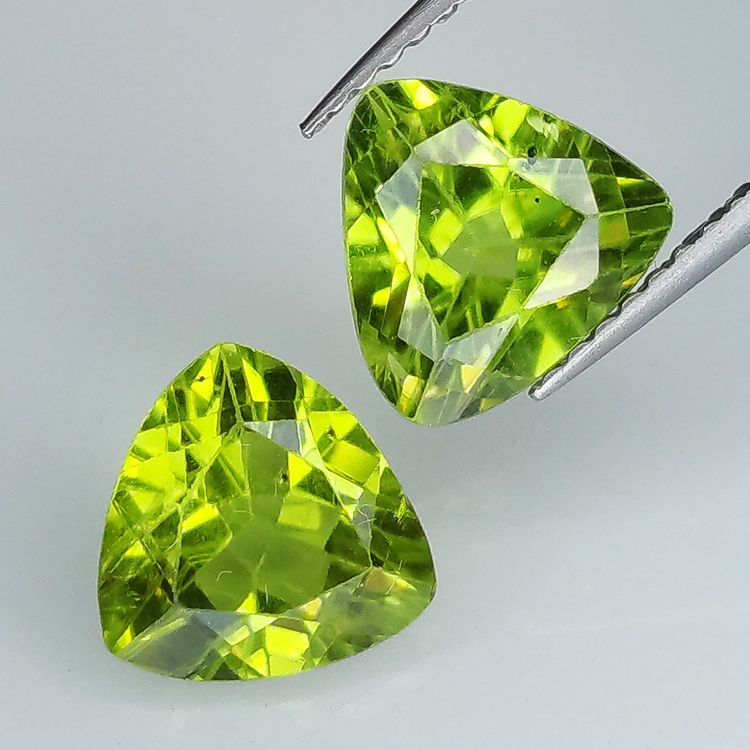 Trilioni di peridoto tagliato 8mm 1pz