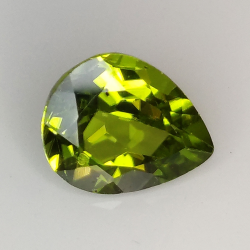 Peridoto talla pera 10x8mm 1pz