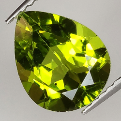 Peridoto talla pera 10x8mm 1pz