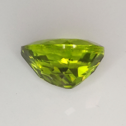 Peridoto talla pera 10x8mm 1pz