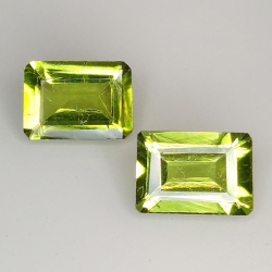 Peridoto talla esmeralda 7x5mm 1pz