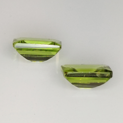 Peridoto talla esmeralda 7x5mm 1pz