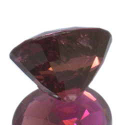 Tourmaline ovale de 1,92 ct, taille 7,82x6,48 mm