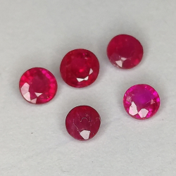 Ruby round cut 2.7-3.2mm 1ct