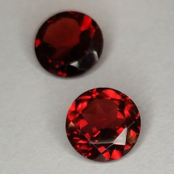 Garnet round cut 7 mm 1pz