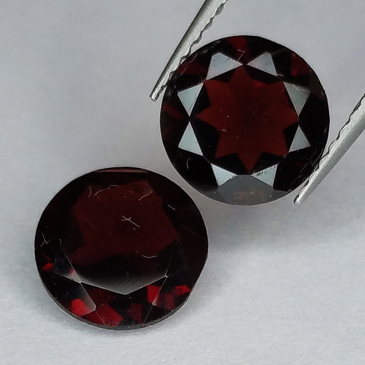 Garnet round cut 8 mm 1pz