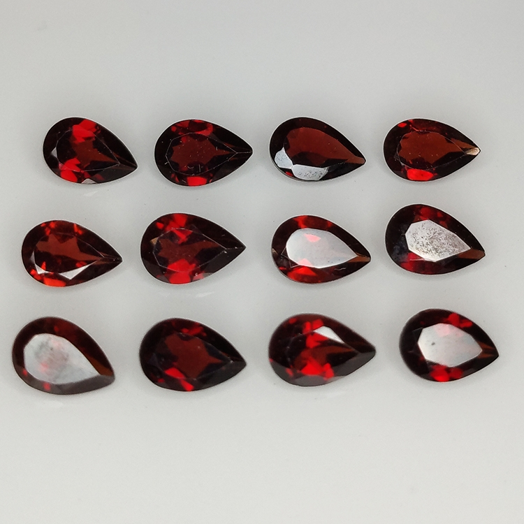 Pear cut garnet 6x4mm 1ct