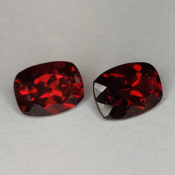 Garnet cushion cut 8x6mm 1pz