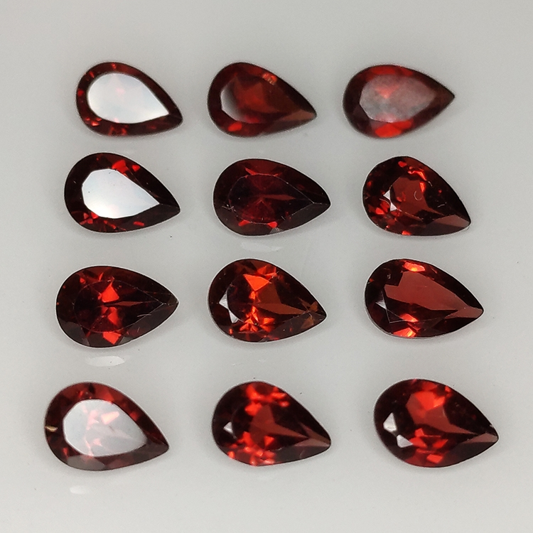 Granato taglio pera 6,3x4,3mm 1ct