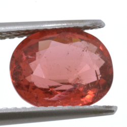 Tormalina taglio ovale da 1,92 ct, 9,82 x 8,09 mm