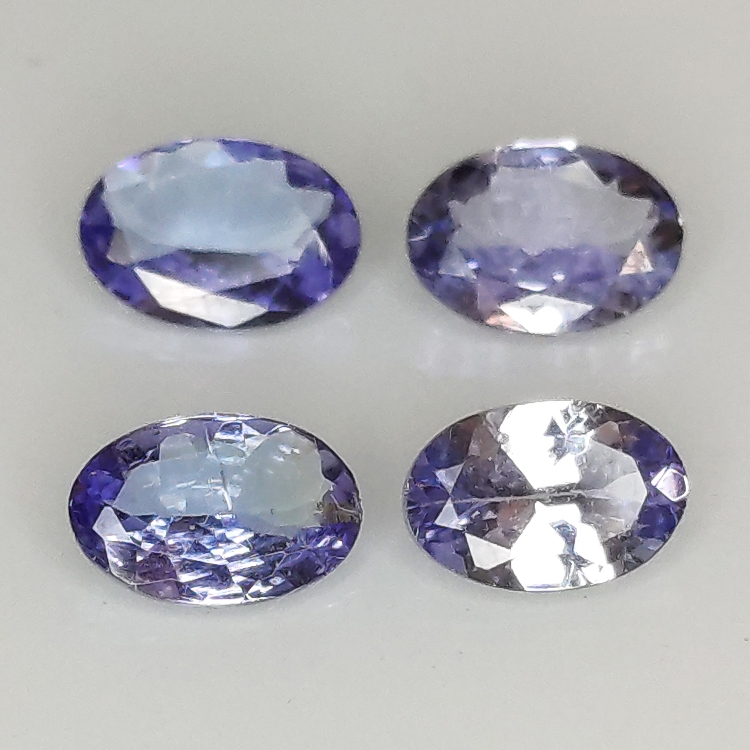 Tanzanite taglio ovale 6x4mm 1pz