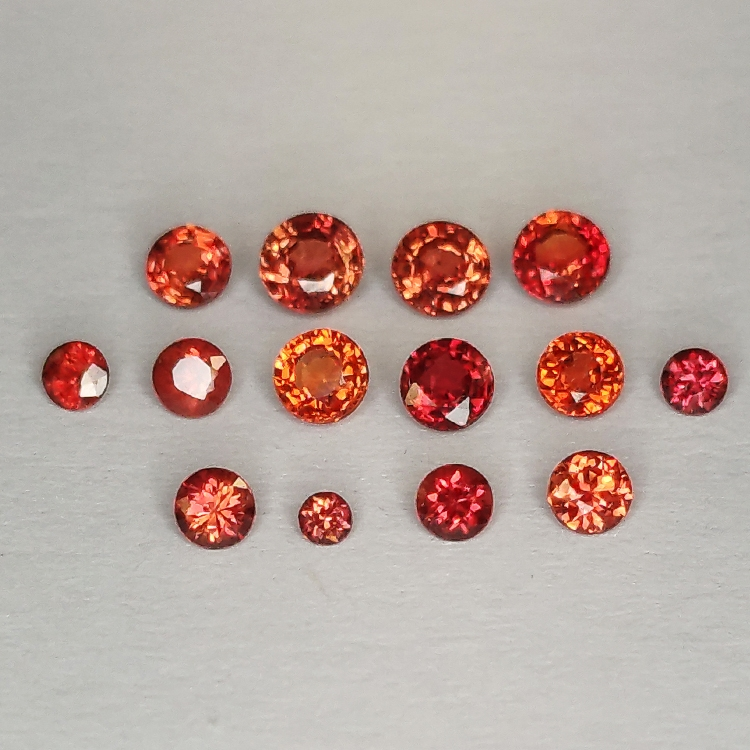 Zaffiro Songea rosso, taglio rotondo, 2,1-3,4 mm, 1 ct