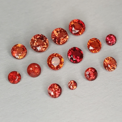 Zaffiro Songea rosso, taglio rotondo, 2,1-3,4 mm, 1 ct