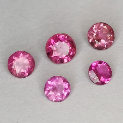 Tormalina rosa rubellite taglio rotondo 3,1-3,9 mm 1 ct