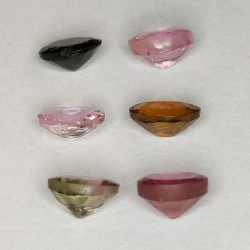 Tourmaline multicolore taille ovale 5x4mm 1pz