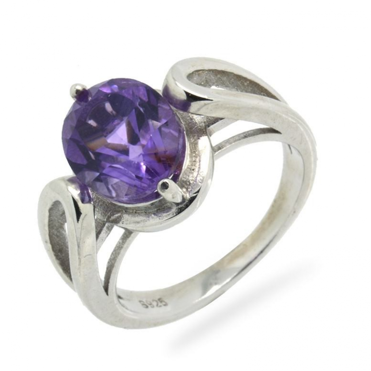 Amethyst & 925 Sterling Silver Ring