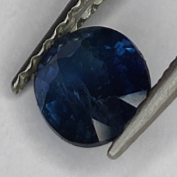 0,68ct Blauer Saphir Ovalschliff 5,5x5,0mm